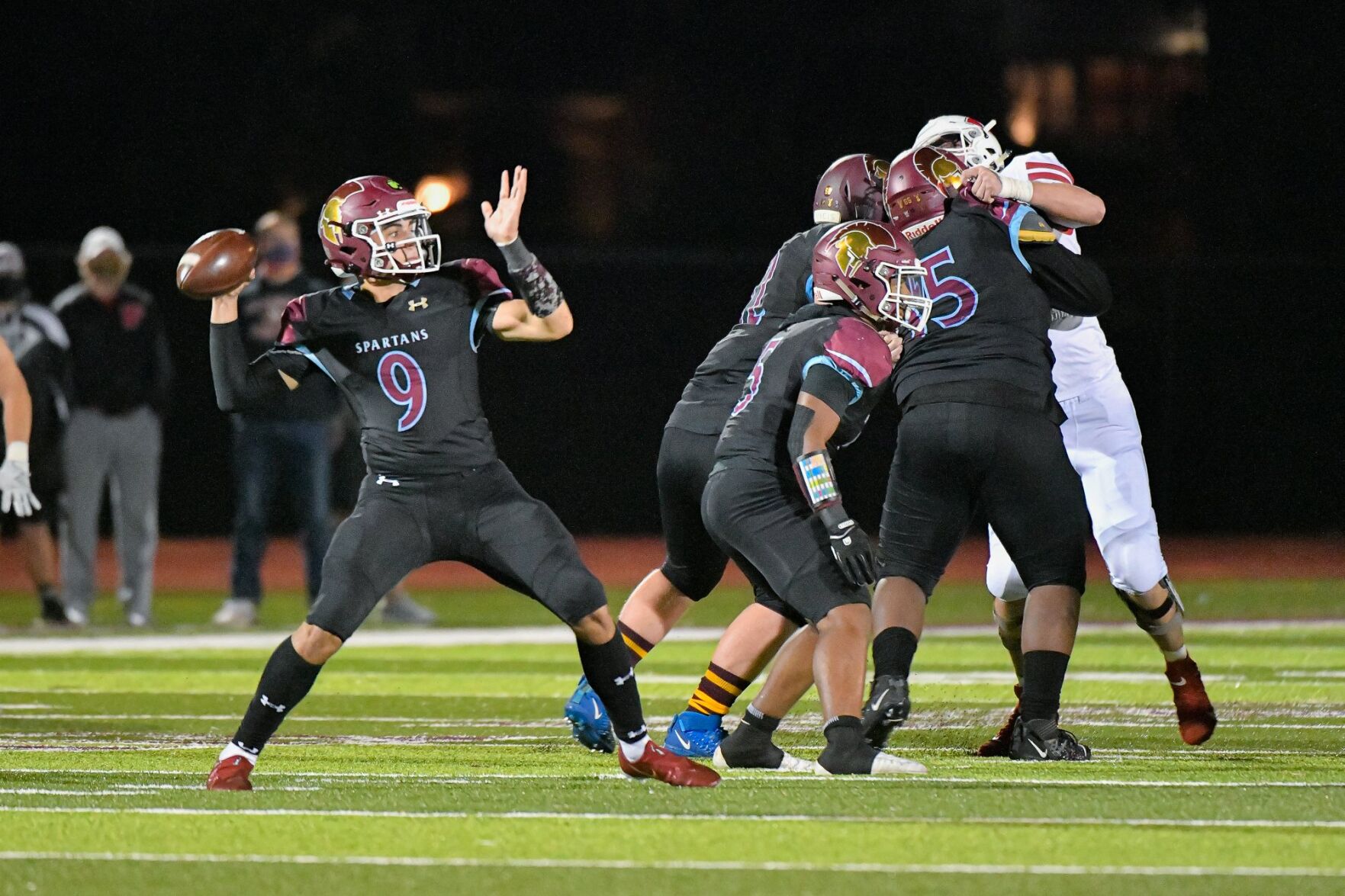 11/20/2020 - Football - C6 State Semifinal - Fox at De Smet